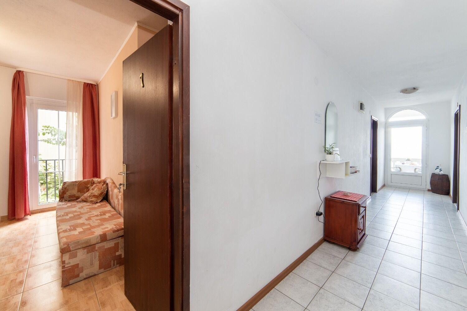 Apartment Apartments More Brist