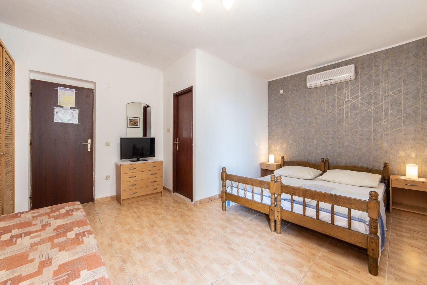 Apartments More Apartment Brist