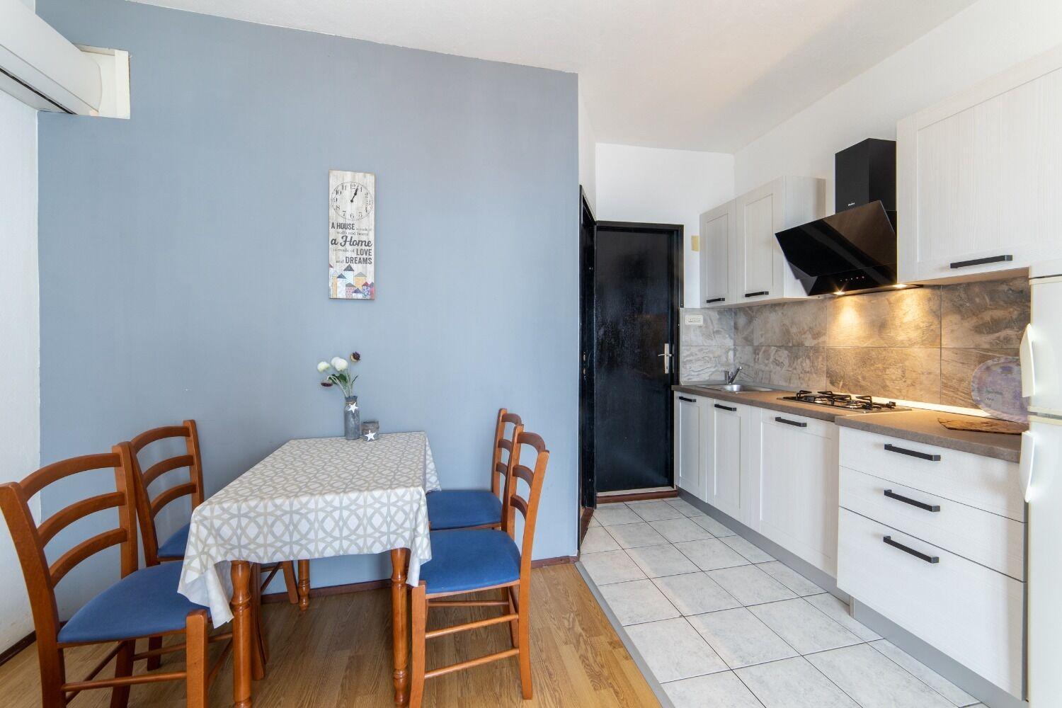 Apartment Apartments More Brist